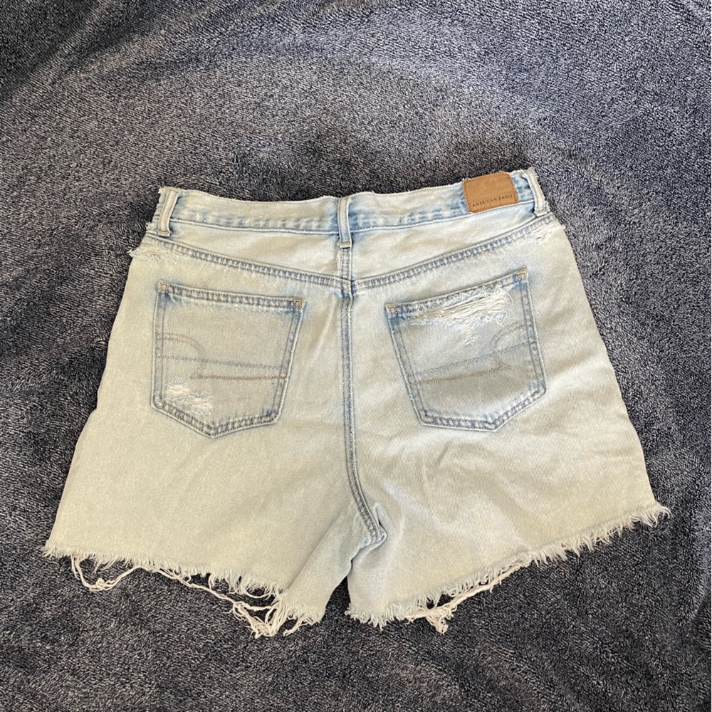 AE Mom Short - Picture 2 of 3